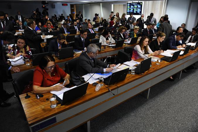 Comissão Especial do Impeachment 2016 (CEI2016) realiza reunião para apreciação de requerimentos. 

Mesa:

Foto: Marcos Oliveira/Agência Senado