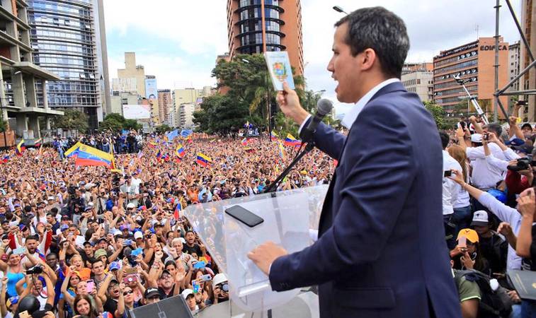 Caracas 23 01 2019- Juan Guaidó presidente do parlamento venezuelando discursa durante a marcha do povo da Venezuela contra Nicolas Maduro. foto AsambleaVE 