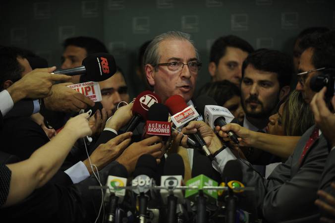 O presidente da Câmara dos Deputados, Eduardo Cunha (PMDB-RJ), informa que autorizou a abertura do processo de impeachment da presidente Dilma Rousseff. 

Foto: Jefferson Rudy/Agência Senado