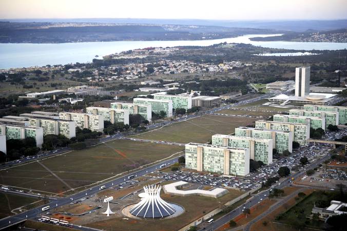 Vista aérea da Esplanada dos Ministérios em Brasília-DF.

Foto: Ana Volpe/Agência Senado