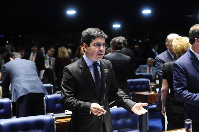 Plenário do Senado durante sessão deliberativa ordinária.

Em pronunciamento,  senador Randolfe Rodrigues (Rede-AP).

Foto: Jonas Pereira/Agência Senado