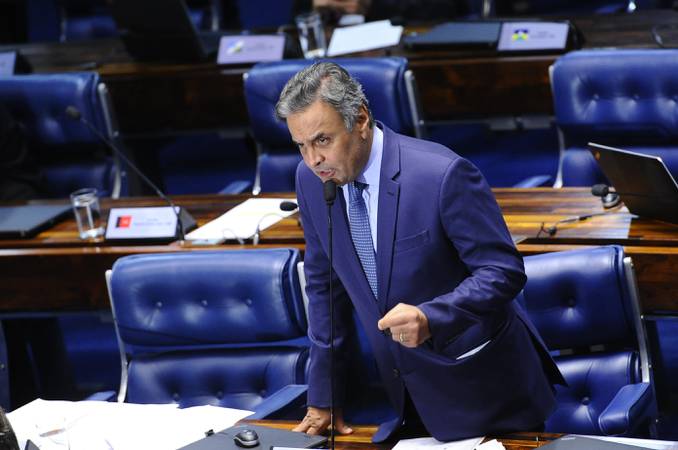 Plenário do Senado durante sessão deliberativa ordinária.

Em pronunciamento, senador Aécio Neves (PSDB-MG).

Foto: Marcos Oliveira/Agência Senado