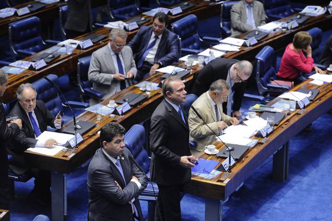Plenário do Senado Federal durante sessão deliberativa extraordinária. 

Em pronunciamento, senador Wellington Fagundes (PR-MT).

Foto: Marcos Oliveira/Agência Senado