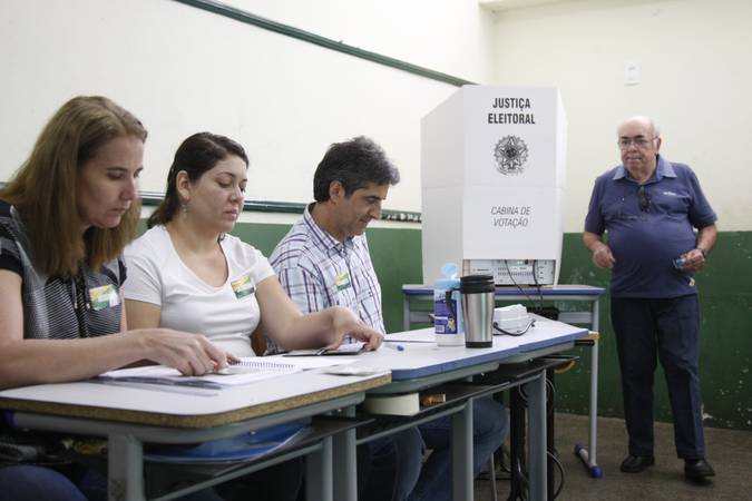 Eleies 2014 - Votao no primeiro turno das eleies no Colgio Dom Orione, no Lago Sul, em Braslia.