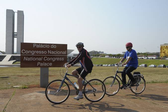 BIE - Banco de Imagens Externas - No Dia Mundial Sem Carro servidores fazem bicicletada.

Foto: Edilson Rodrigues/Agência Senado
