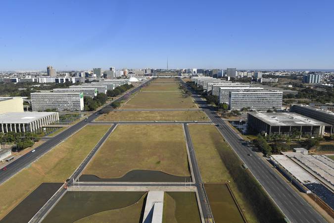 Banco de imagens externas (BIE) - Brasília vista de cima. 

Esplanada dos Ministérios - Eixo Monumental.

Foto: Leopoldo Silva/Agência Senado