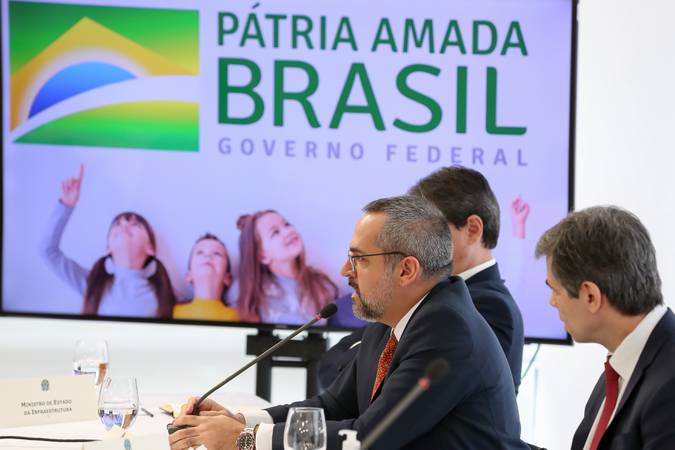 (Brasília - DF, 22/04/2020) - Reunião com Vice-Presidente da República, Ministros e Presidentes de Bancos.
Foto: Marcos Corrêa/PR