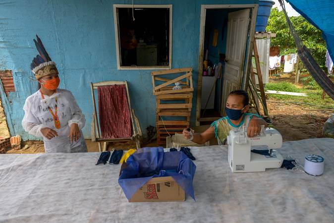 Manaus 17.04.20 Prefeitura realiza vacinação para idosos indignas. Foto: Alex Pazuello/Semcom
