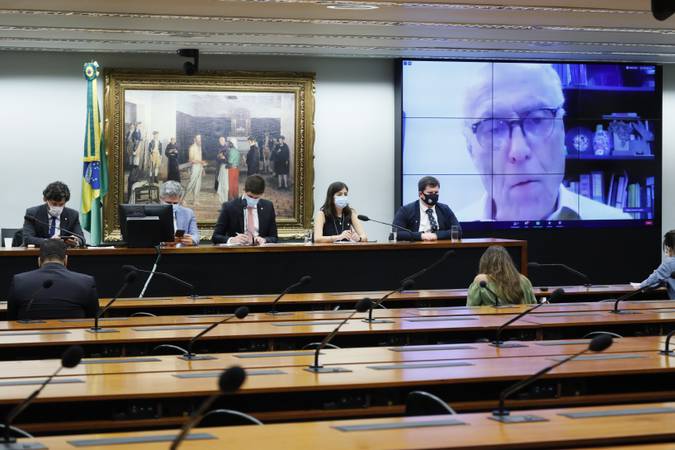 Lançamento da Frente Parlamentar em Defesa da Renda Básica. Ex-senador, Eduardo Suplicy, fala por videoconferência a deputados e senadores.