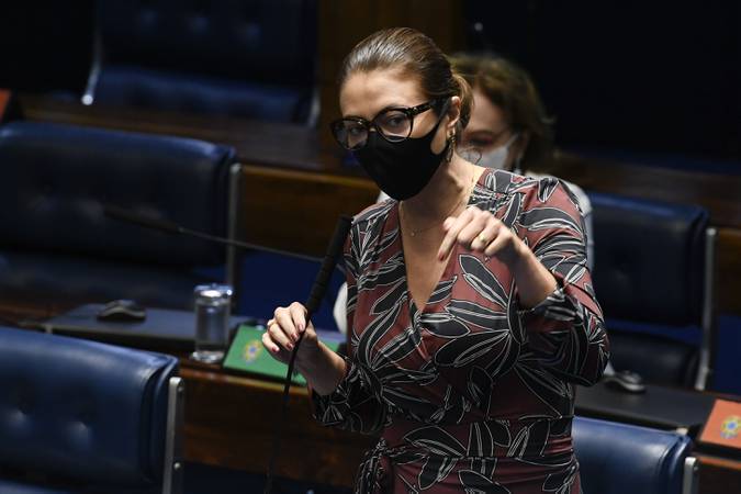 
Em pronunciamento, à bancada, senadora Leila Barros (PSB-DF).

Foto: Edilson Rodrigues/Agência Senado