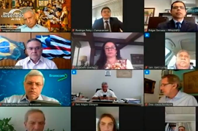 Captura de tela da reunião da Comissão de Reforma Tributária. 