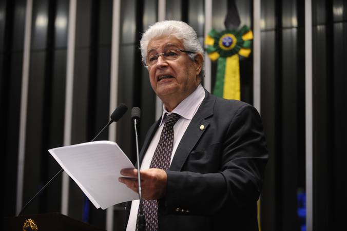 Plenário do Senado Federal durante sessão deliberativa ordinária.

Em discurso, senador Roberto Requião (PMDB-PR). 

Foto:  Moreira Mariz/Agência Senado
