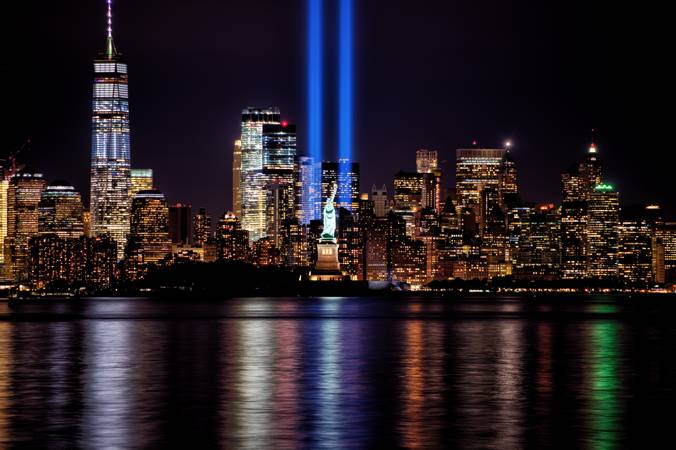Multimídia) Mortes por COVID nos EUA equivalem a ataque de 11 de setembro  todos os dias durante 336 dias, diz relatório_portuguese.xinhuanet.com