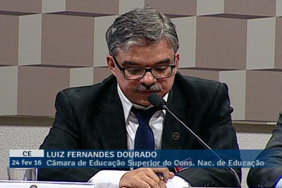 Luiz Fernandes aborda informações de programas de formação continuada para professores 