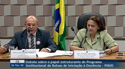 Palestrantes destacam aspectos do Programa Institucional de Bolsas de Iniciação à Docência(PIBID)