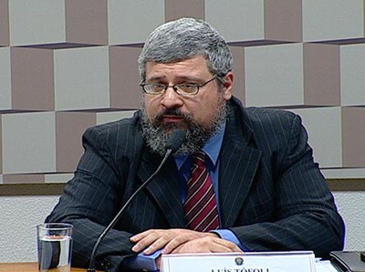 Drogas lícitas e ilícitas causam danos, destaca o professor Luis Tófoli