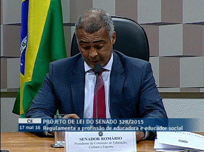 Aprovado projeto que regulamenta a profissão de educador social 