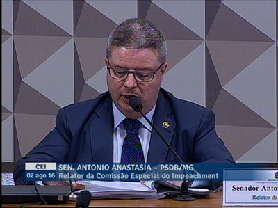 Em voto, Anastasia diz que abertura de crédito suplementar requer autorização do Congresso