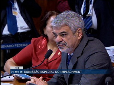 Humberto Costa (PT-PE) aponta vício no processo: acusadores são os próprios julgadores