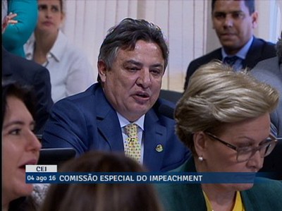 Perrella critica PT e afirma que partido fará um grande bem ao país ao voltar para a oposição