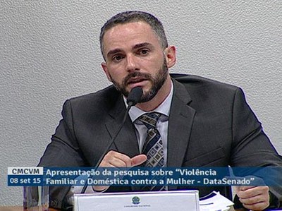 DataSenado apresenta pesquisa sobre violência contra a mulher e parlamentares debatem resultado