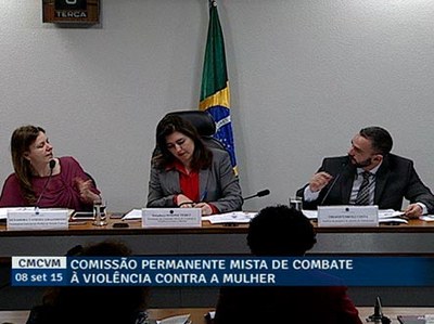Pequisa DataSenado revela crescimento do número de adolescentes agredidas em violência doméstica