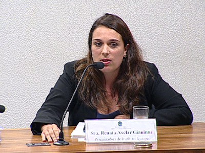 Renata Gianinni (Instituto Igarapé) apresenta propostas para redução de violência contra jovens