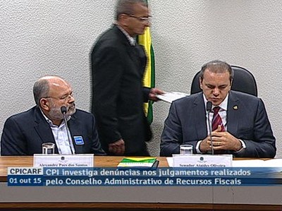 Alexandre Paes dos Santos usa direito de permanecer em silêncio e não responde indagações