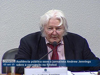 Todos os contratos envolvendo a Copa do Mundo no Brasil devem ser analisados, diz Andrew Jennings