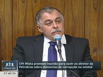 Paulo Roberto Costa usa o direito de permanecer calado