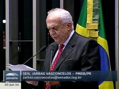 Jarbas Vasconcelos lamenta aposentadoria antecipada do ministro Joaquim Barbosa