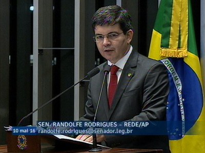 Para Randolfe Rodrigues, abuso de prerrogativas parlamentares justifica perda do mandato de Delcídio