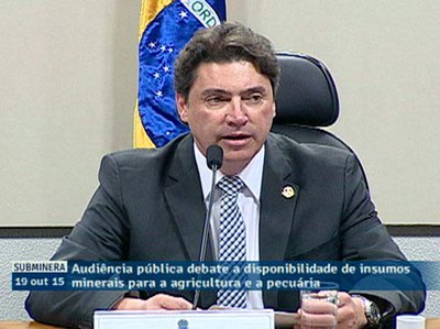 Wilder Morais dá início ao debate sobre uso de minerais na agropecuária
