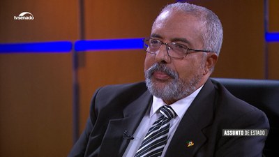 Dívida do Rio Grande do Sul, enchentes e educação: senador Paulo Paim fala de temas do estado