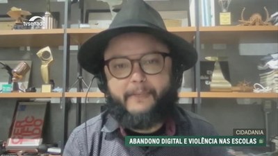 Abandono digital e violência nas escolas: crianças e adolescentes precisam ter acompanhamento