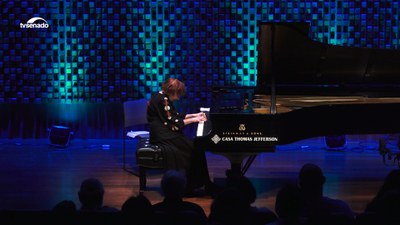Consagrada pianista brasileira Clara Sverner: trajetória e interpretações de clássicos