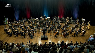 OSTNCS apresenta concerto com regência de Lee Mills e músicas de Gershwin e Mozart