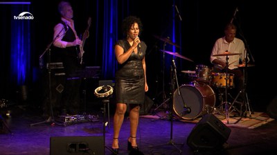 Indiana Nomma comemora 30 anos de carreira com show inédito no Clube do Choro