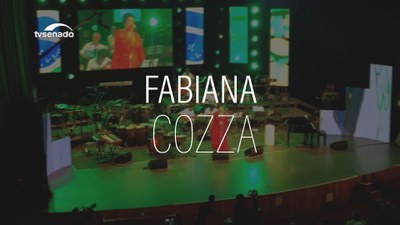 Cantora paulistana Fabiana Cozza lança o álbum Dos Santos