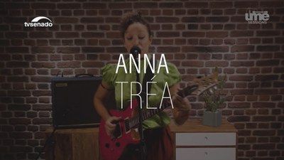 Anna Tréa se destaca pelo estilo rítmico autêntico na guitarra