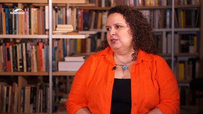 A escritora Socorro Acioli fala sobre a religiosidade nordestina em seu romance 'A Cabeça do Santo'
