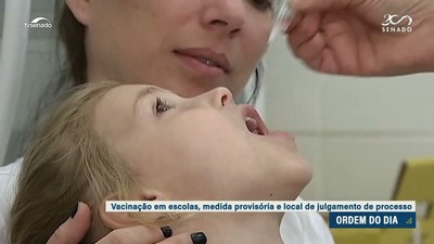 Vacinação em escolas: projeto que institui programa nacional tramita em regime de urgência