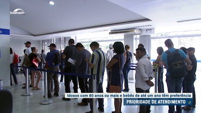 Idosos com 80 anos ou mais e bebês de até um ano têm prioridade de atendimento, prevê projeto