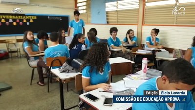 CE aprova tranparência e controle na educação e homenagem a Eduardo Campos e André Rebouças