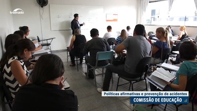 Projeto que prioriza recursos do Fundo Social para políticas de ações afirmativas é aprovado na CE