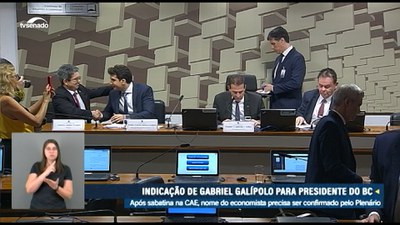 Indicação de Gabriel Galípolo para presidência do Banco Central é aprovada na CAE e vai ao Plenário