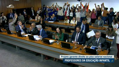 Comissão aprova inclusão de professor da educação infantil na carreira de magistério