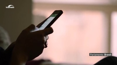 Estados aprovam campanhas de conscientização sobre uso de celular por jovens (Audiodescrição)