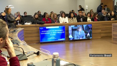 #Audiodescrição | Professores estão adoecendo mentalmente; Paraná busca soluções