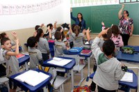 Projeto que amplia ensino de Libras nas escolas está em análise no Senado